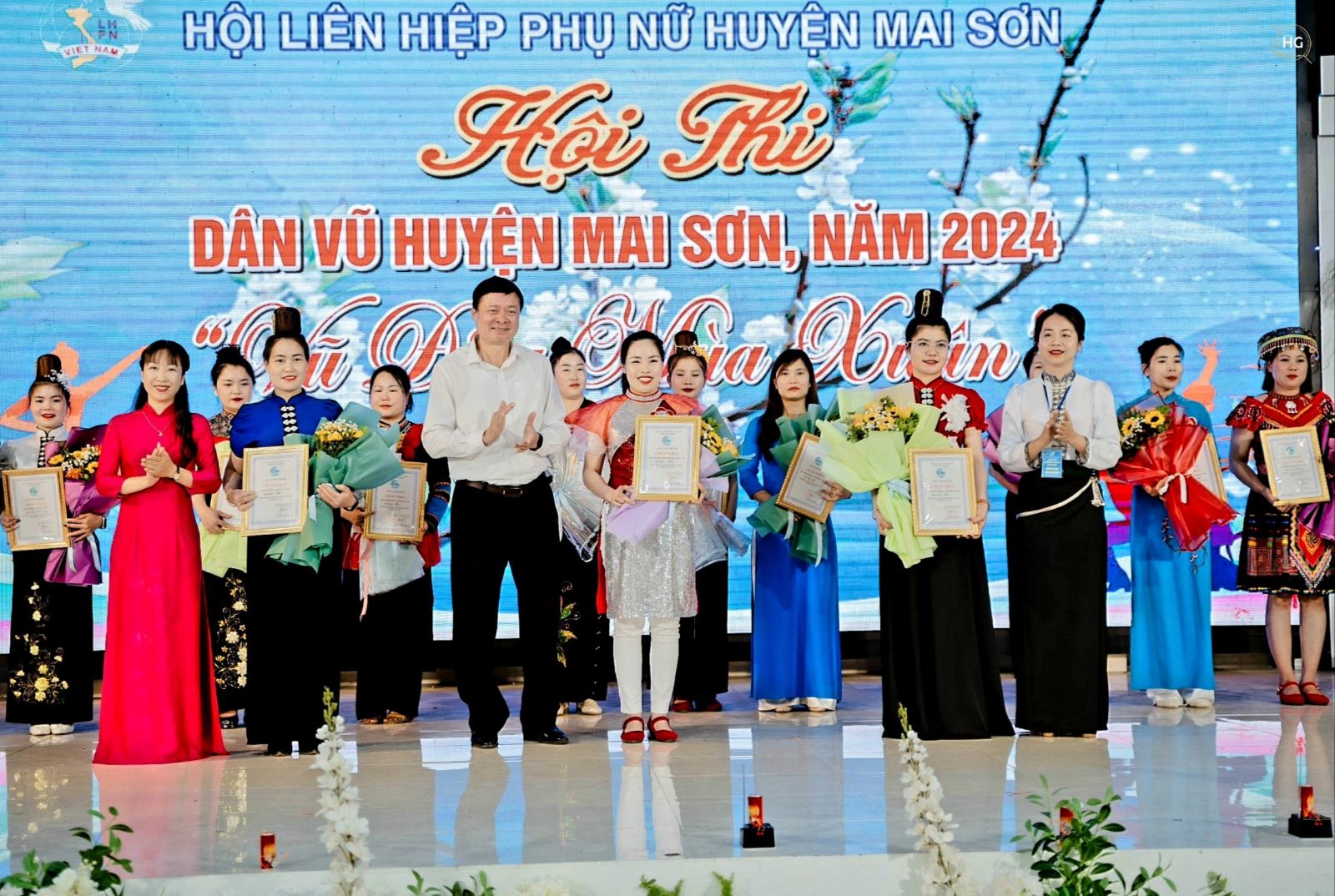 Hội thi Dân vũ huyện Mai Sơn năm 2024 với Chủ đề “Vũ điệu Mùa Xuân” thành công tốt đẹp