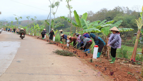Hội LHPN xã Chiềng Khoi, huyện Yên Châu tổ chức chương trình ra quân phát động đợt thi đua đặc biệt năm 2025