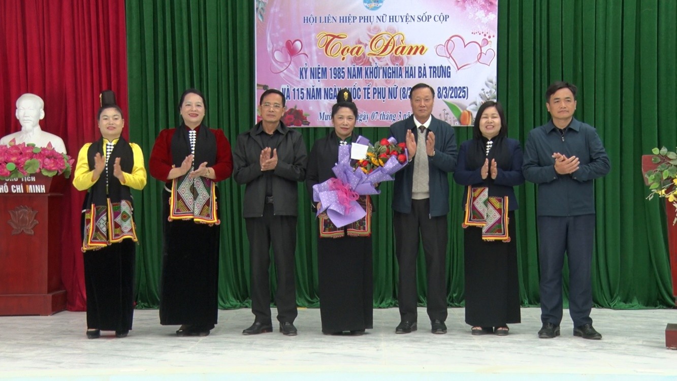 ​HỘI LHPN HUYỆN SỐP CỘP TỔ CHỨC KỶ NIỆM 1985 NĂM KHỞI NGHĨA HAI BÀ TRƯNG VÀ 115 NĂM NGÀY QUỐC TẾ PHỤ NỮ