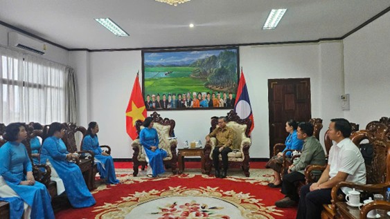 HỘI LHPN TỈNH SƠN LA TỔ CHỨC THĂM VÀ LÀM VIỆC TẠI TỈNH LUÔNG NẶM THÀ, NƯỚC CHDCND LÀO