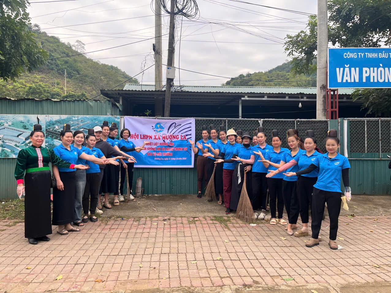 HỘI LHPN XÃ MƯỜNG LA TÍCH CỰC HỬNG ỨNG THAM GIA BẢO VỆ MÔI TRƯỜNG, VÀ CÁC HOẠT ĐỘNG PHONG TRÀO HỘI CHÀO MỪNG ĐẠI HỔI ĐẠI BIỂU HỘI PHỤ NỮ TỈNH SƠN LA, NHIỆM KỲ 2025- 20230