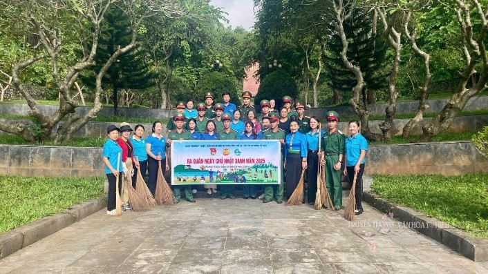 Ra quân “Ngày chủ nhật xanh” trên địa bàn phường Tô Hiệu, Sơn La